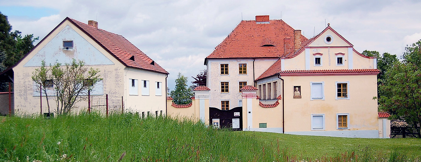 Muzeum Podblanicka na zámku Růžkovy Lhotice-vylety-kemp valcha